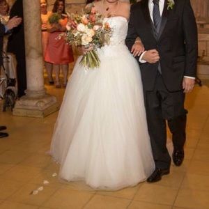 White by Vera Wang Wedding dress ball gown